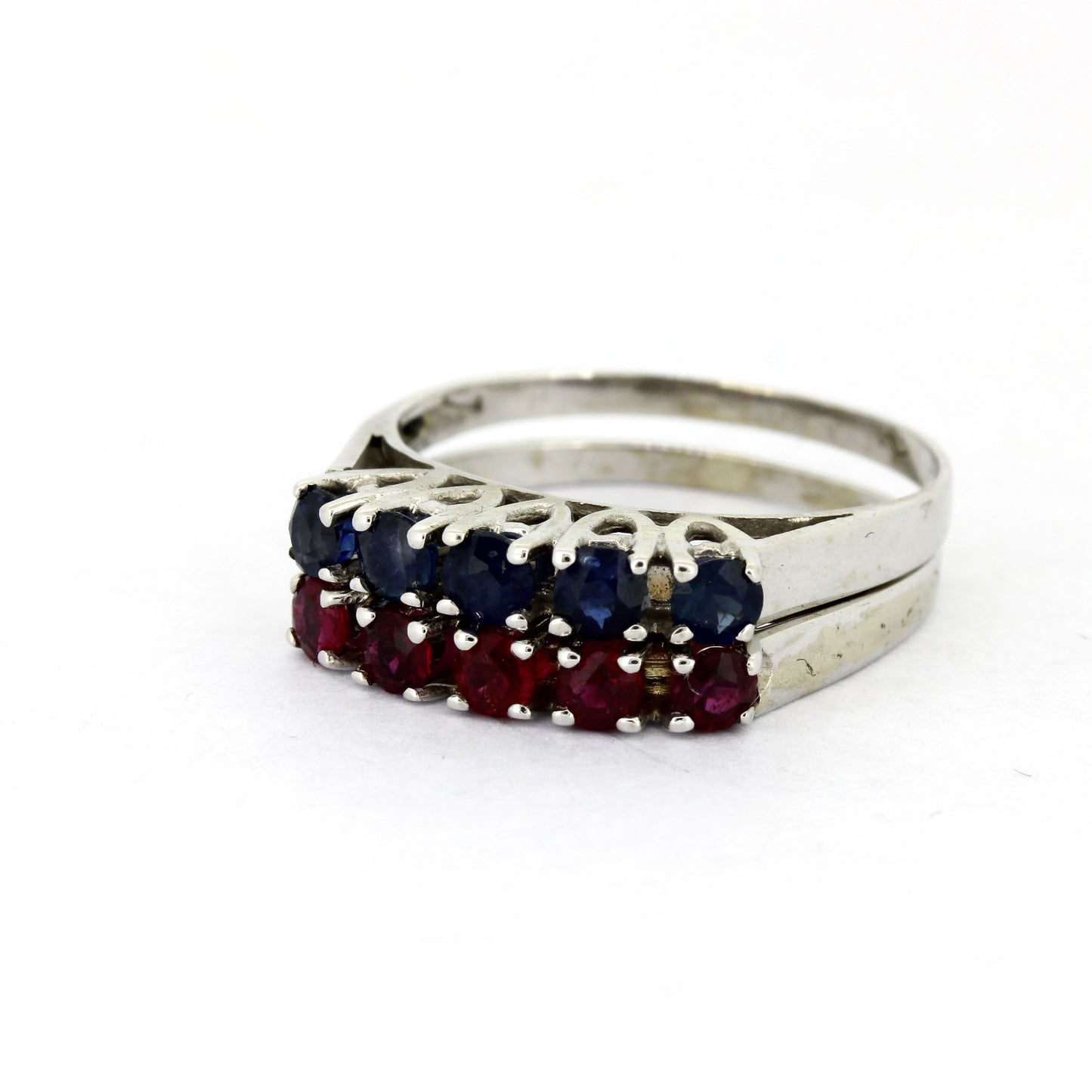 Zwei Ringe 585 Gold 14 kt Weißgold - Saphire & Rubine - Wert 540,-