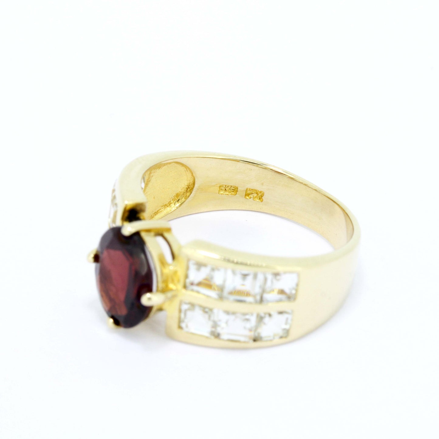 Ring 375 Gold 9 Kt Granat Edelstein und Zirkonia Wert 360,-
