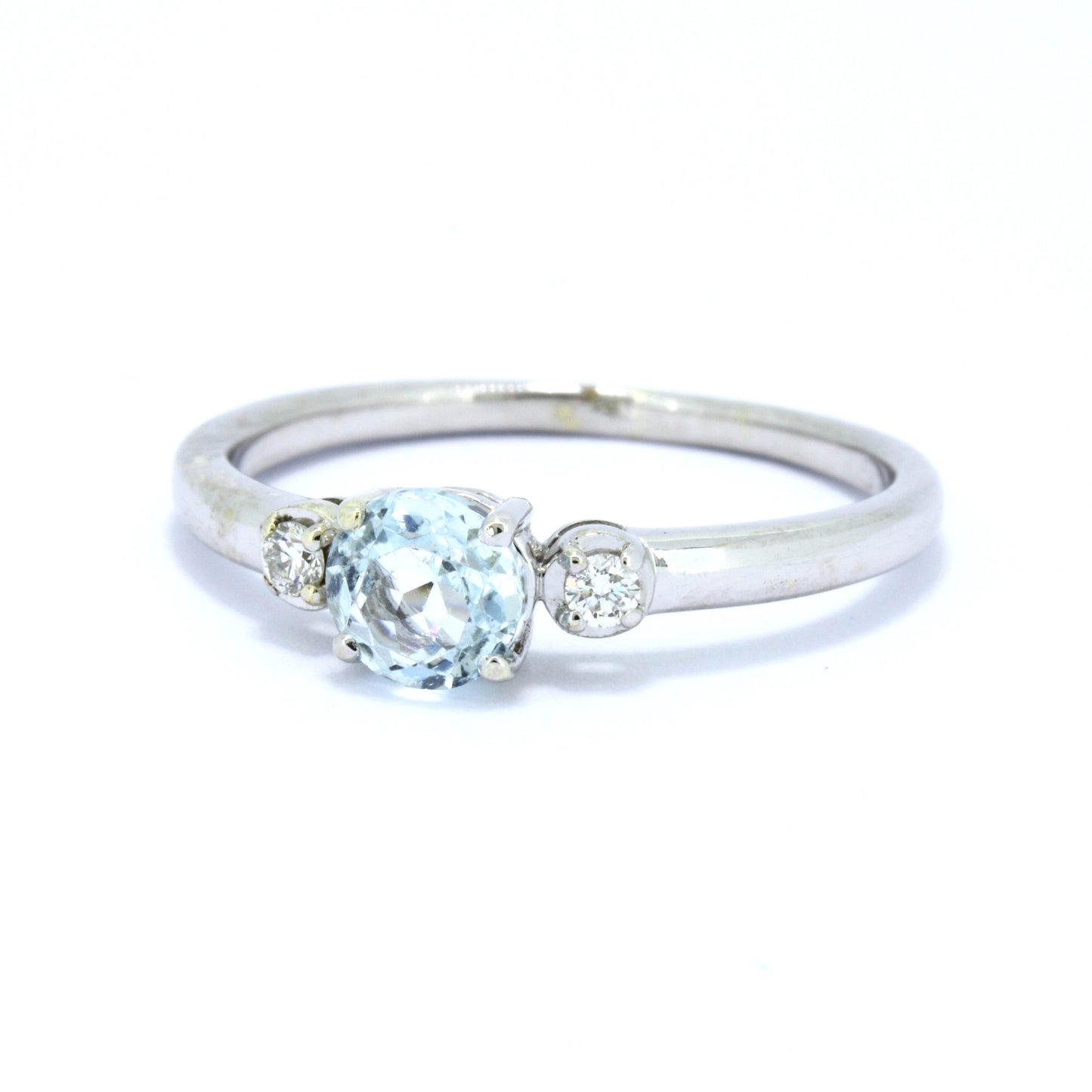 Ring 375 Gold 9 Kt mit Blautopas und Brillanten 0,04 ct Wert 190,-