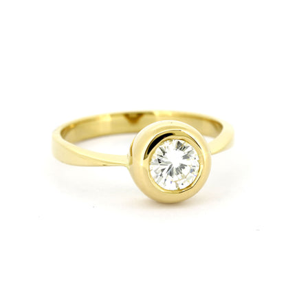 Ring 750 Gold 18 kt Gelbgold - 0,44 ct Brillanten TW/VS - Wert 2580,-