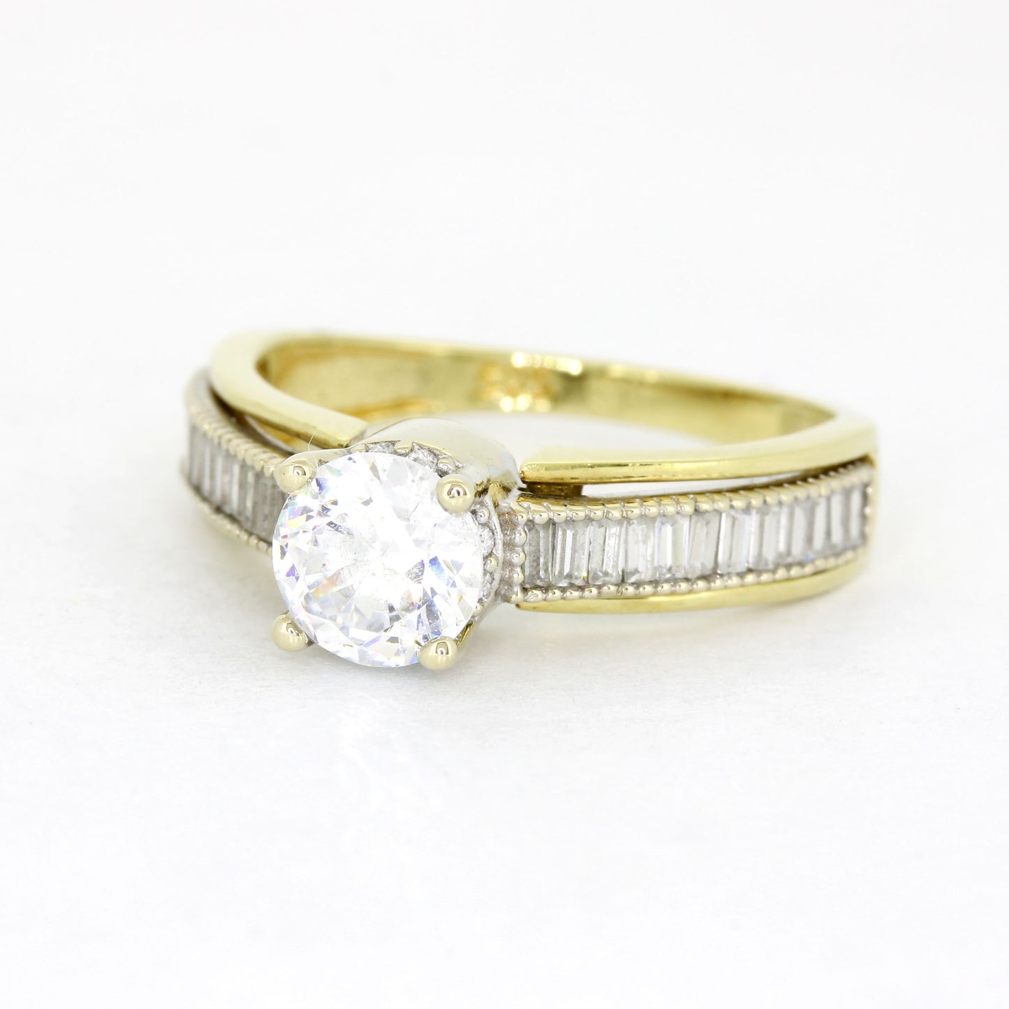 Ring 585 Gold 14 Kt Gelbgold und Weißgold - Zirkonia - Wert 800,-
