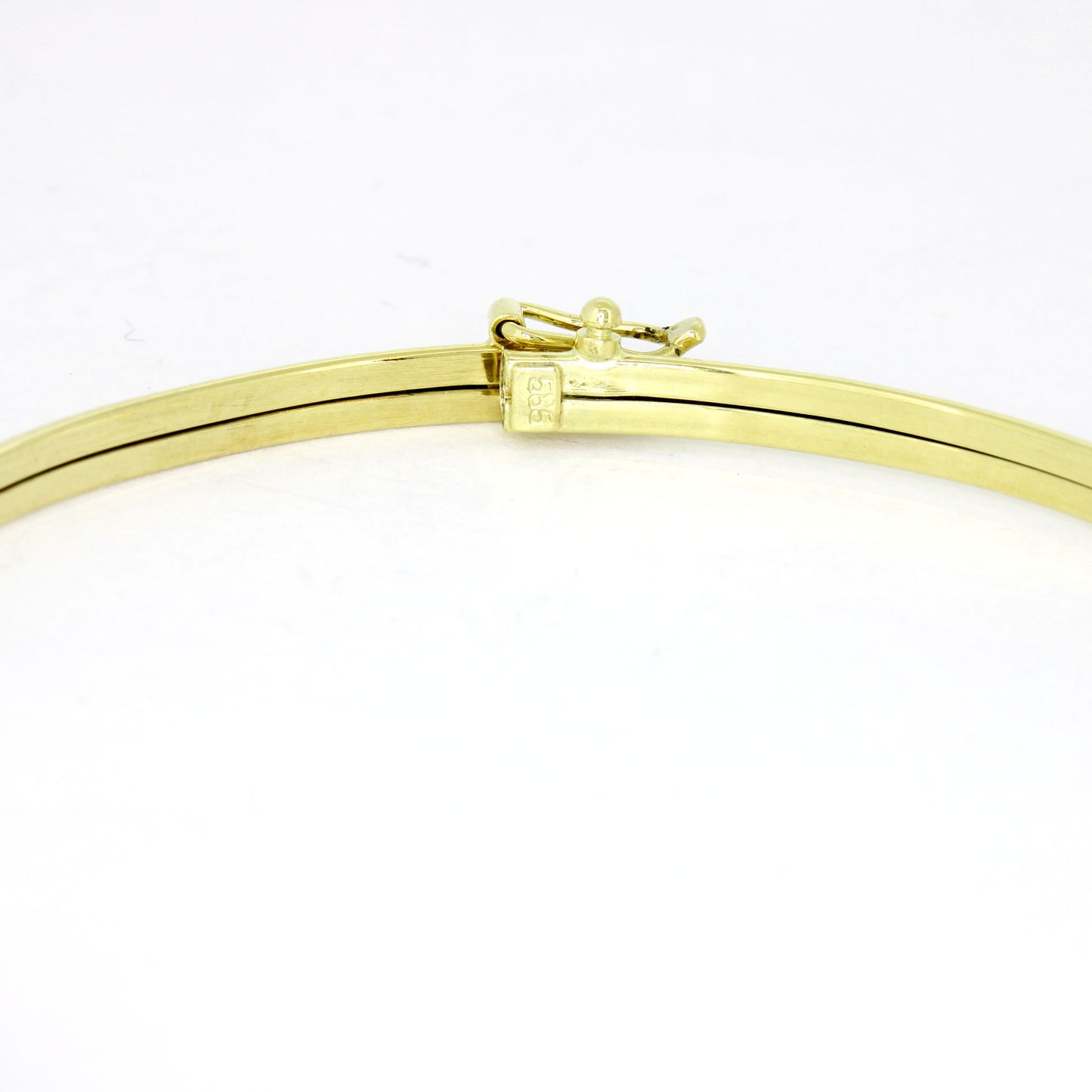 Armreif 585 Gold 14 Kt 64 x 56 mm - Brillant 0,02 ct - Wert 900,-