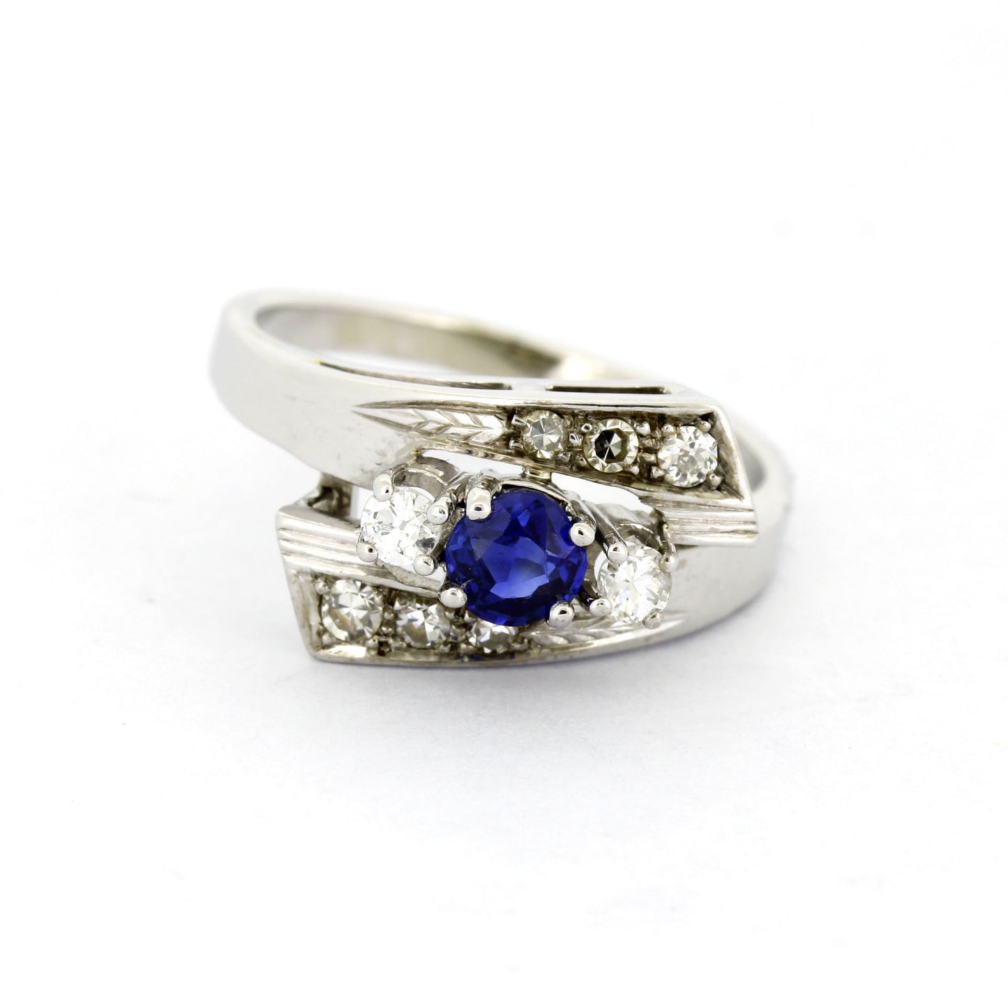 Saphir Ring 585 Weißgold 14 Kt - 6 kleine Diamanten - Wert 800,-