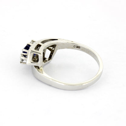 Saphir Ring 585 Weißgold 14 Kt - 6 kleine Diamanten - Wert 800,-