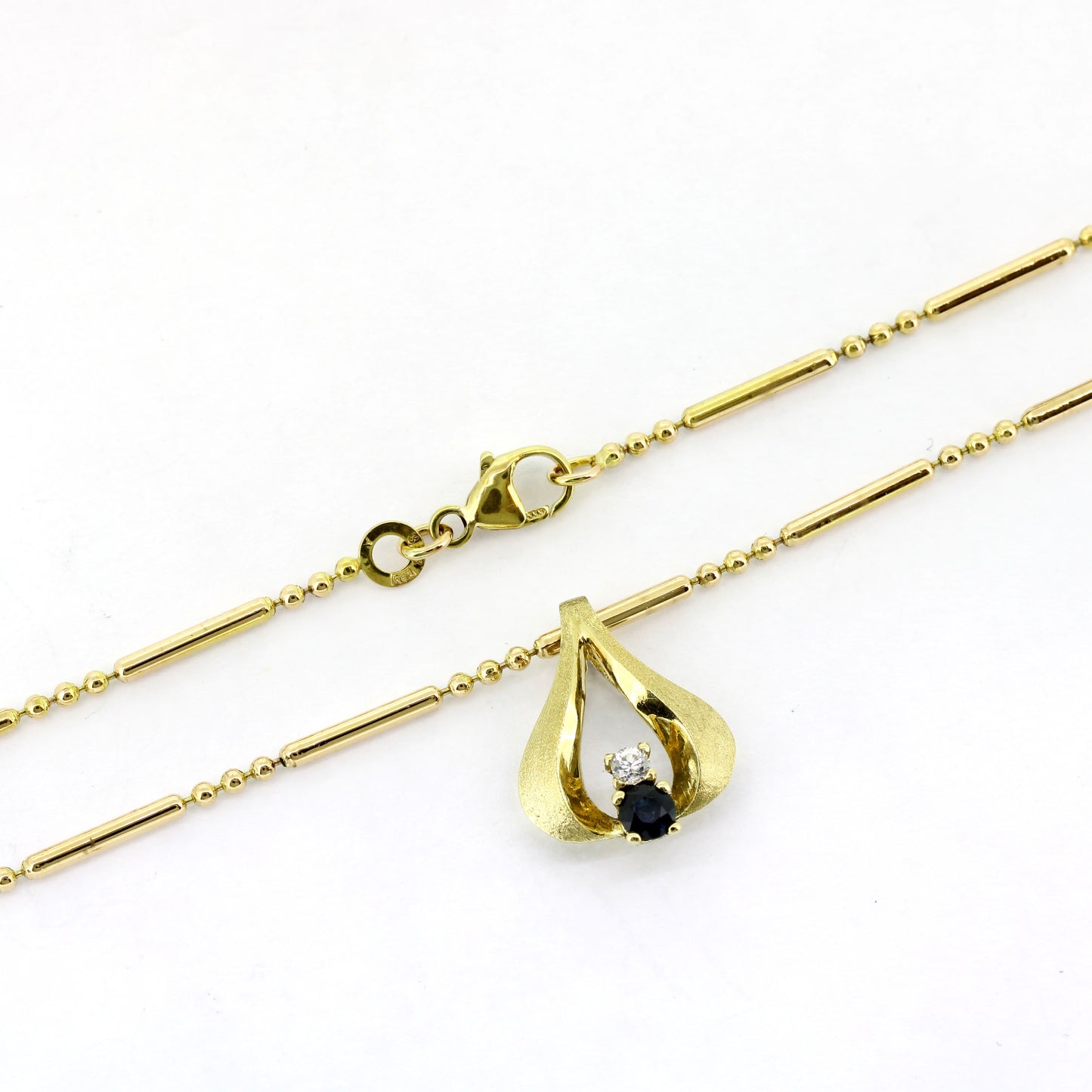 Kette mit Anhänger - 333 & 585 Gelbgold - Saphir & Zirkonia - Wert 780,-