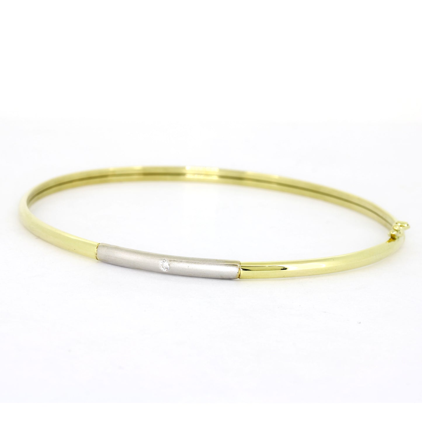 Armreif 585 Gold 14 Kt 64 x 56 mm - Brillant 0,02 ct - Wert 900,-