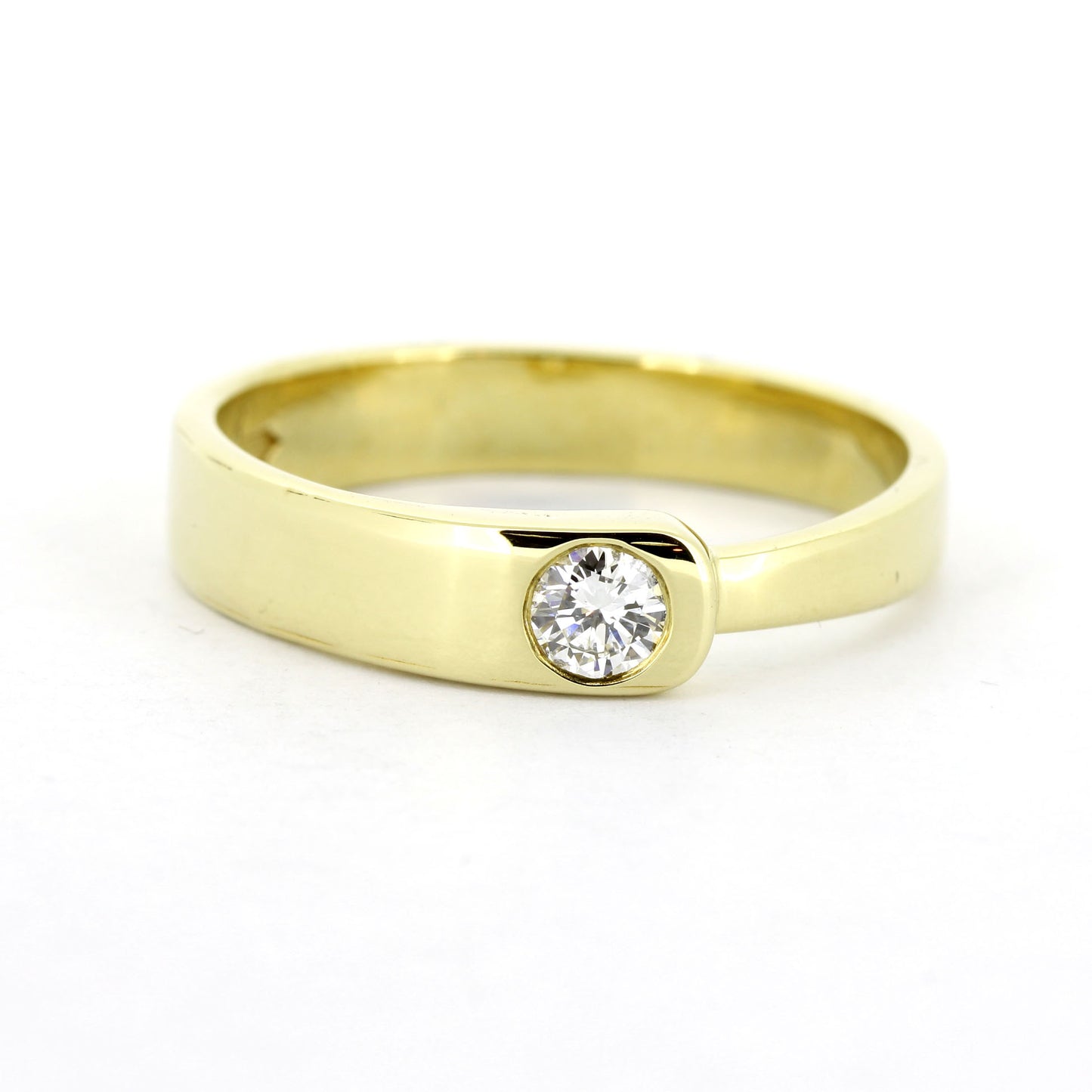 Ring 585 Gold 14 Kt Gelbgold - Brillant 0,15 ct TW/VS - Wert 1160,-