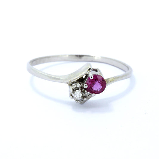 Ring 585 Gold 14 Kt mit Rubin und Diamant Wert 150,-