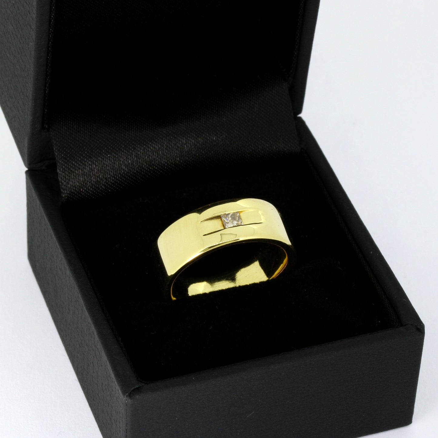 Ring 750 Gold 18 Kt Princess Diamant 0,20ct Wert 2020,-